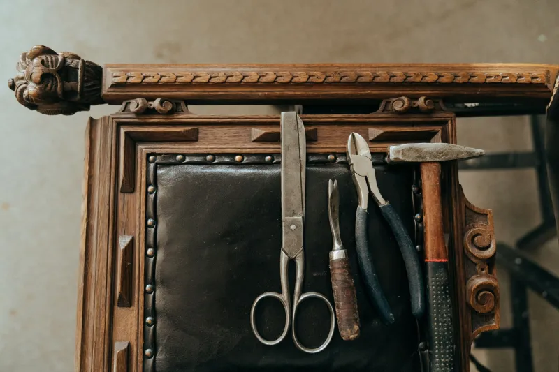 Gilded Gallop: The Master Carvers Keeping America's Carousel Horses Alive